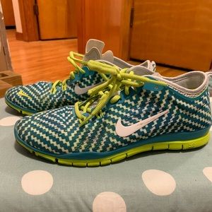 Nike women’s sneakers